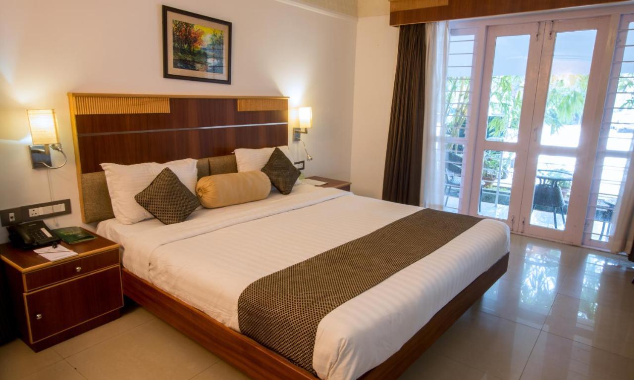คอนทัวร์ แบ็กวอเตอร์ Hotel Ramankari ภายนอก รูปภาพ