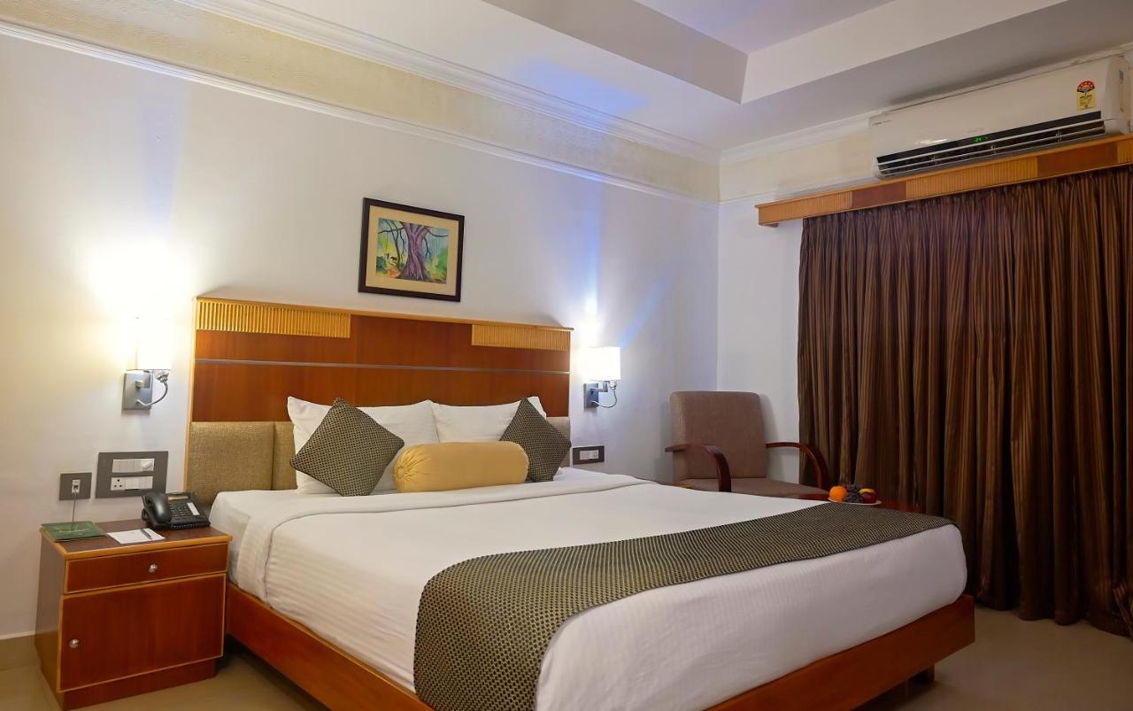 คอนทัวร์ แบ็กวอเตอร์ Hotel Ramankari ภายนอก รูปภาพ