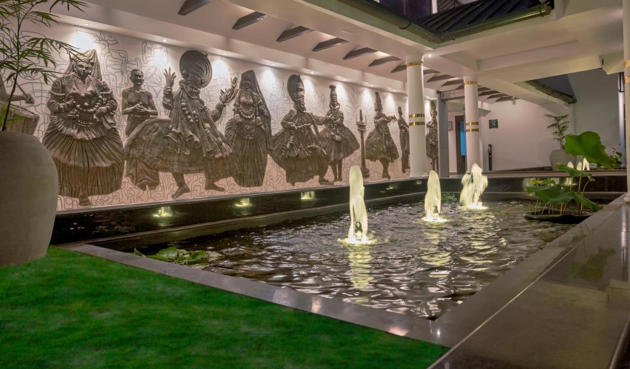 คอนทัวร์ แบ็กวอเตอร์ Hotel Ramankari ภายนอก รูปภาพ