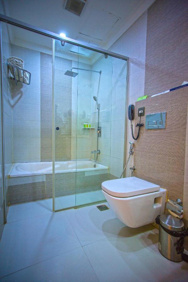 คอนทัวร์ แบ็กวอเตอร์ Hotel Ramankari ภายนอก รูปภาพ