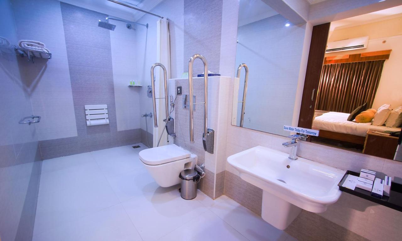 คอนทัวร์ แบ็กวอเตอร์ Hotel Ramankari ภายนอก รูปภาพ