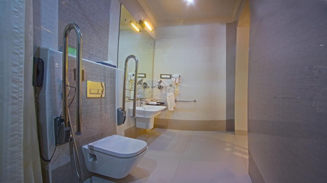 คอนทัวร์ แบ็กวอเตอร์ Hotel Ramankari ภายนอก รูปภาพ